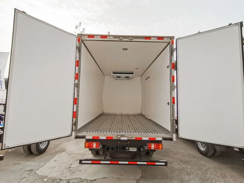 豹打天下，一馬當鮮 中國重汽雪豹冷藏車引領停車服務新標桿